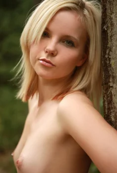 Lucia incendiary blonde lucia 02
